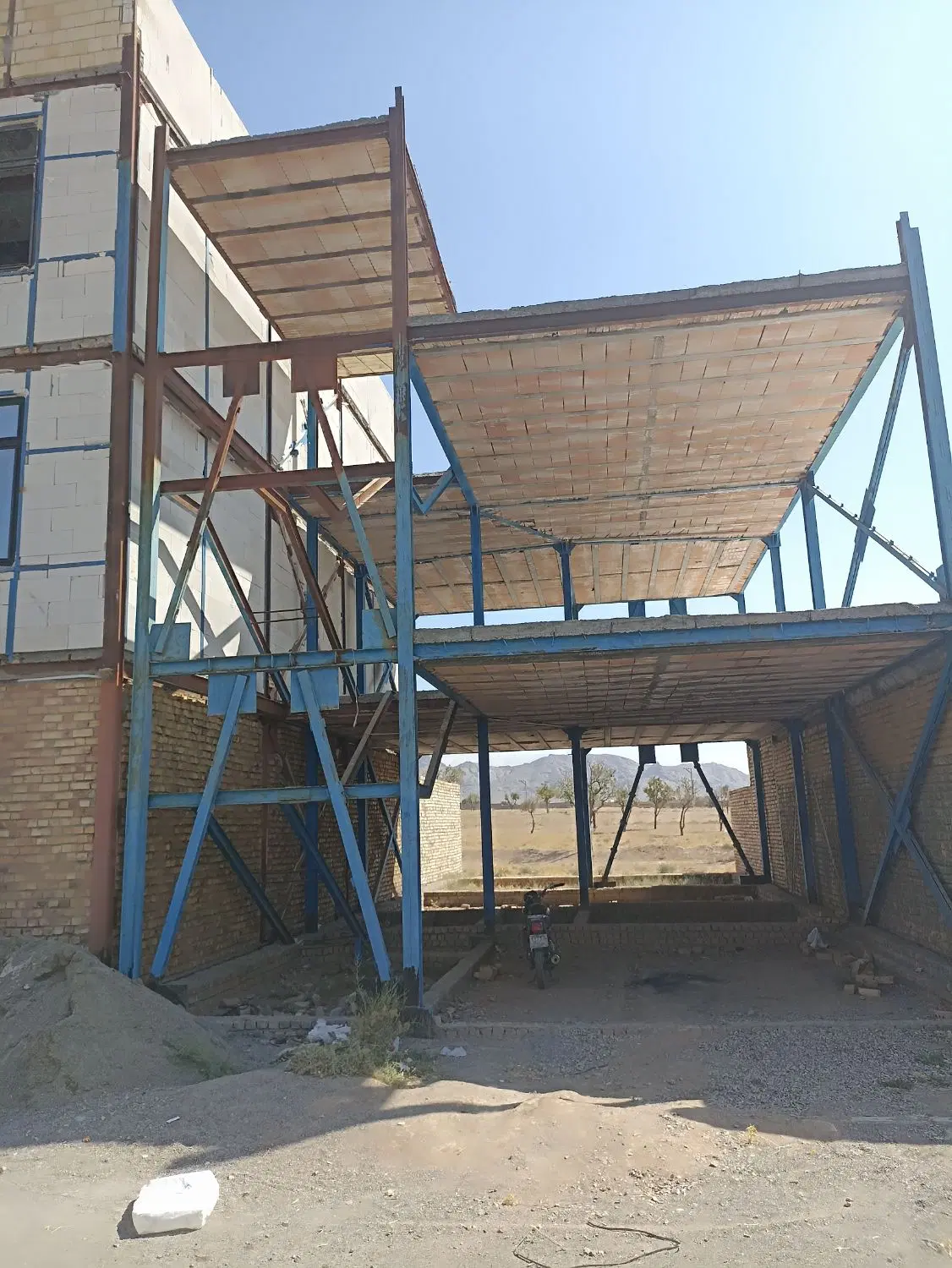 خانه نیمه ساز مهندسی