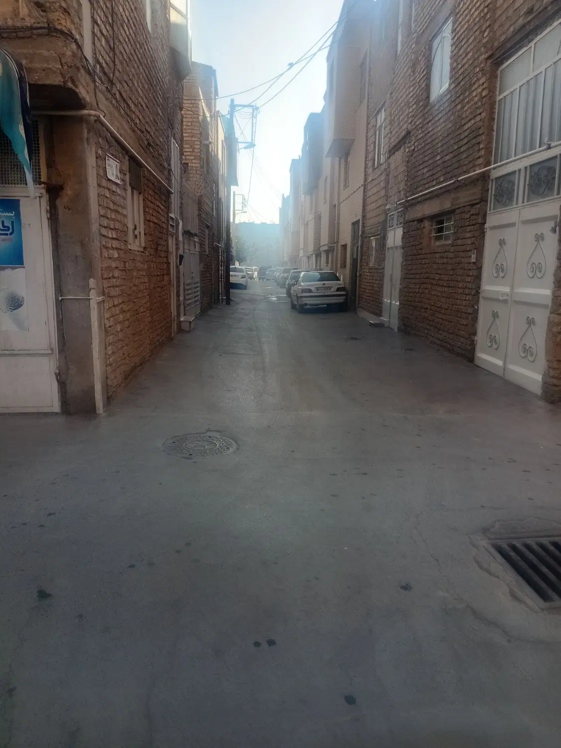 ملک شهر بهرام اباد هم کف  حیاط دار