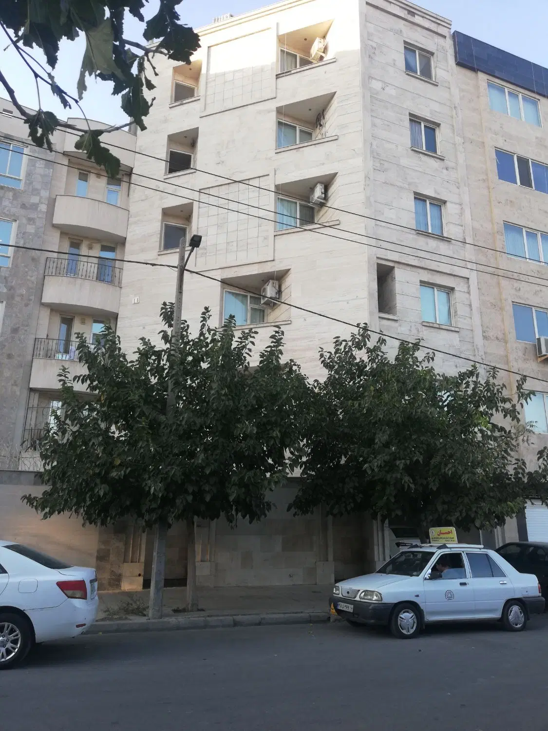 آپارتمان تک برگ سند سرتاسر نور دومعبر