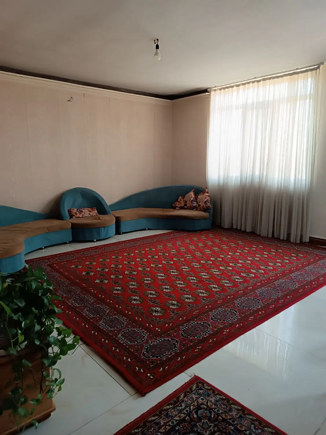 یک واحد آپارتمان  83متری در واوان