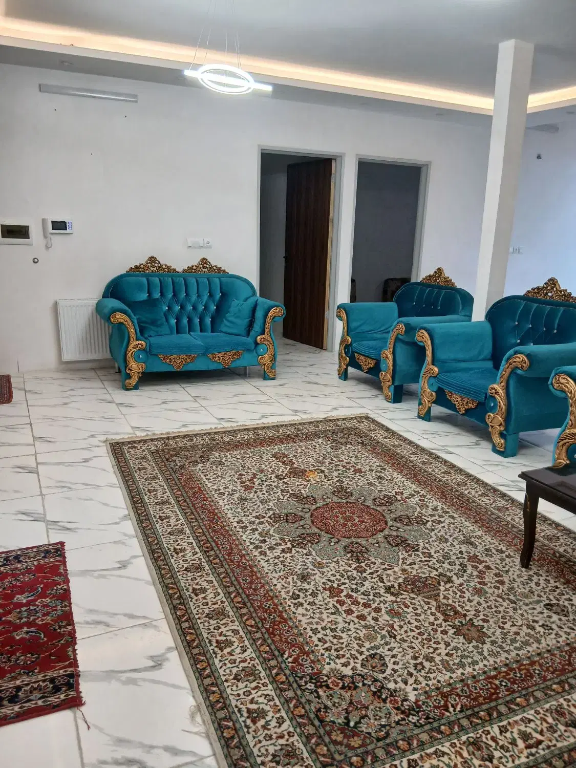 آپارتمان طبقه دوم شیک امن بیصدا
