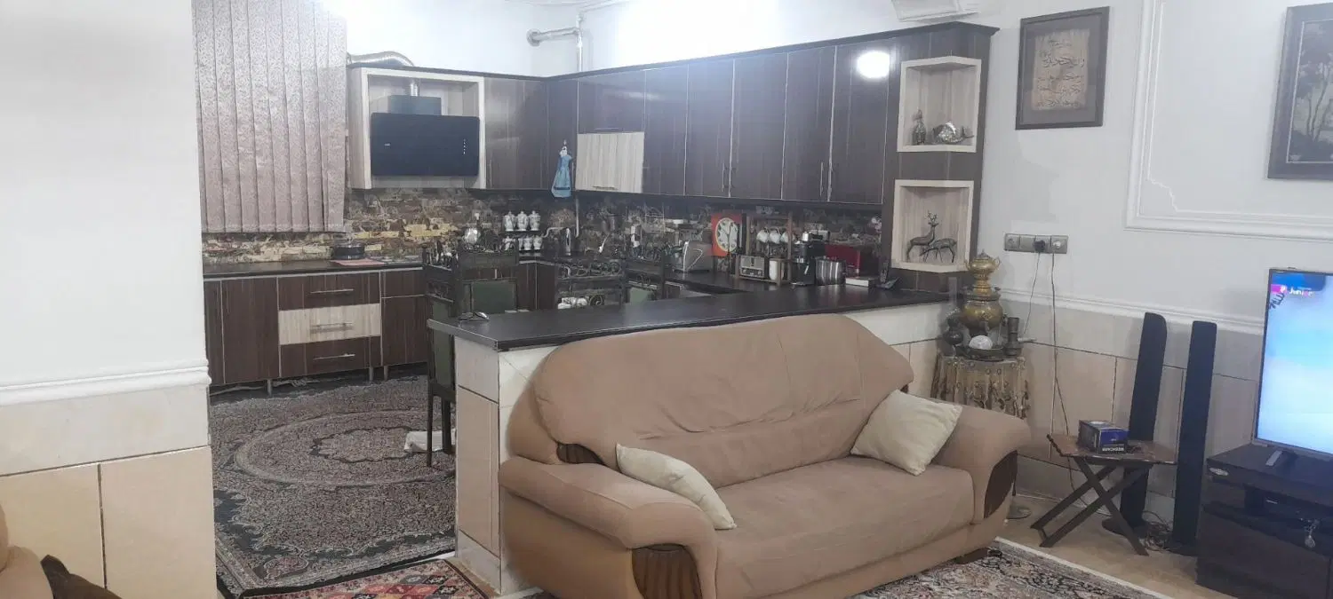 خونه ویلایی بدون پارکینگ طبقه همکف فول امکانات
