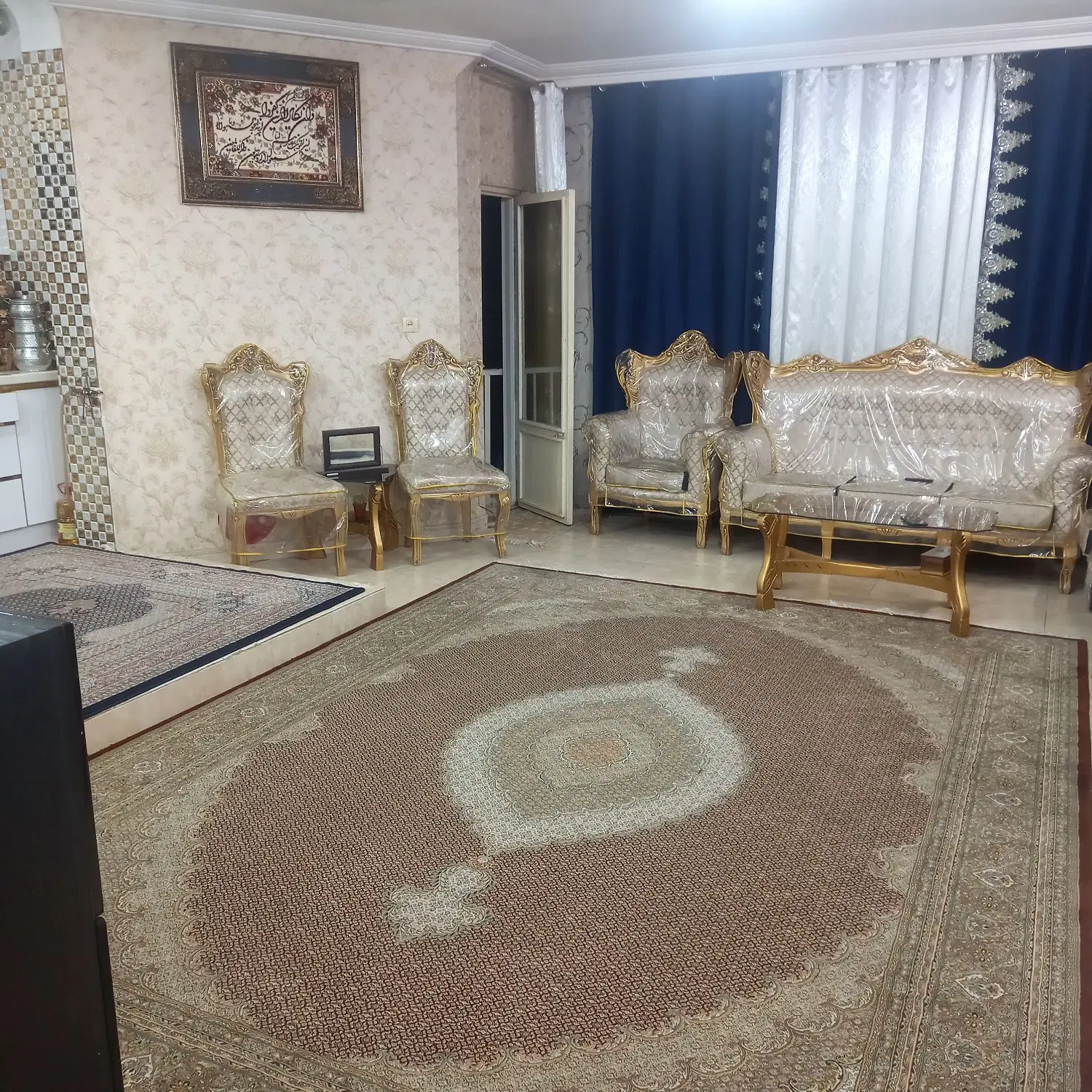 واحد ۷۳متری شهرک دانشگاه ۳نبش بهترین لوکیشن