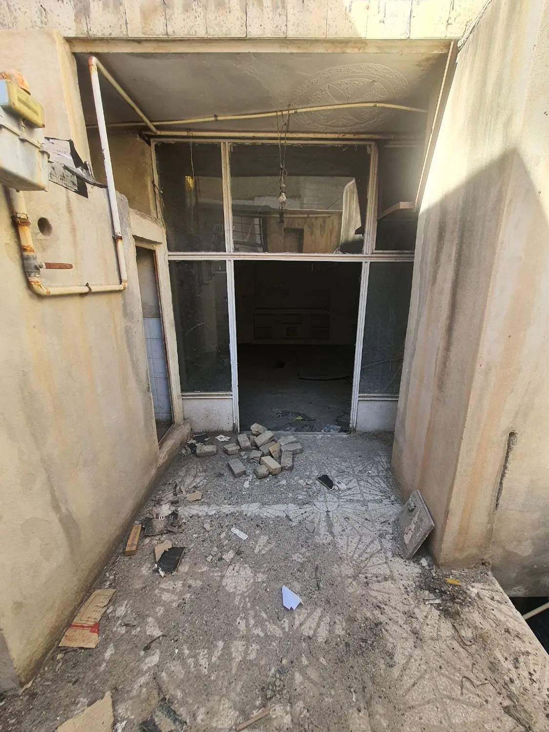 خانه کلنگی سقف تیر اهن متراژ ۴۶ دربست سند تک برگ