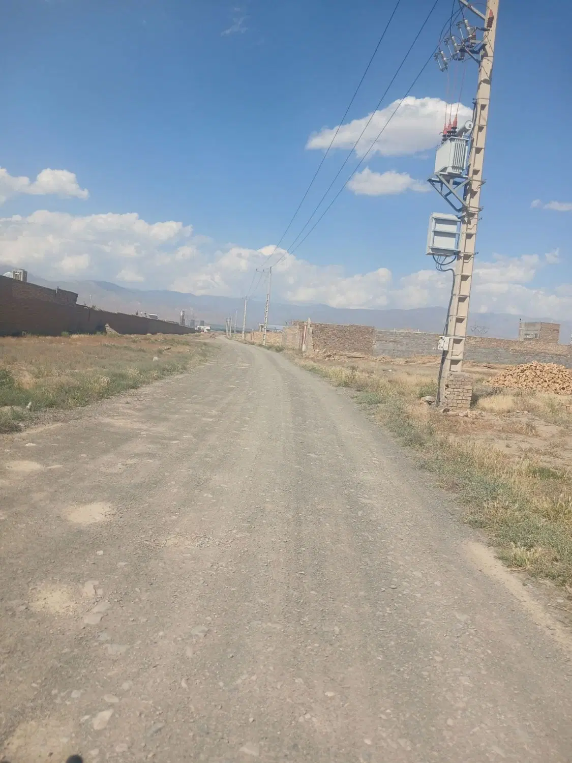 زمین جنب پایانه