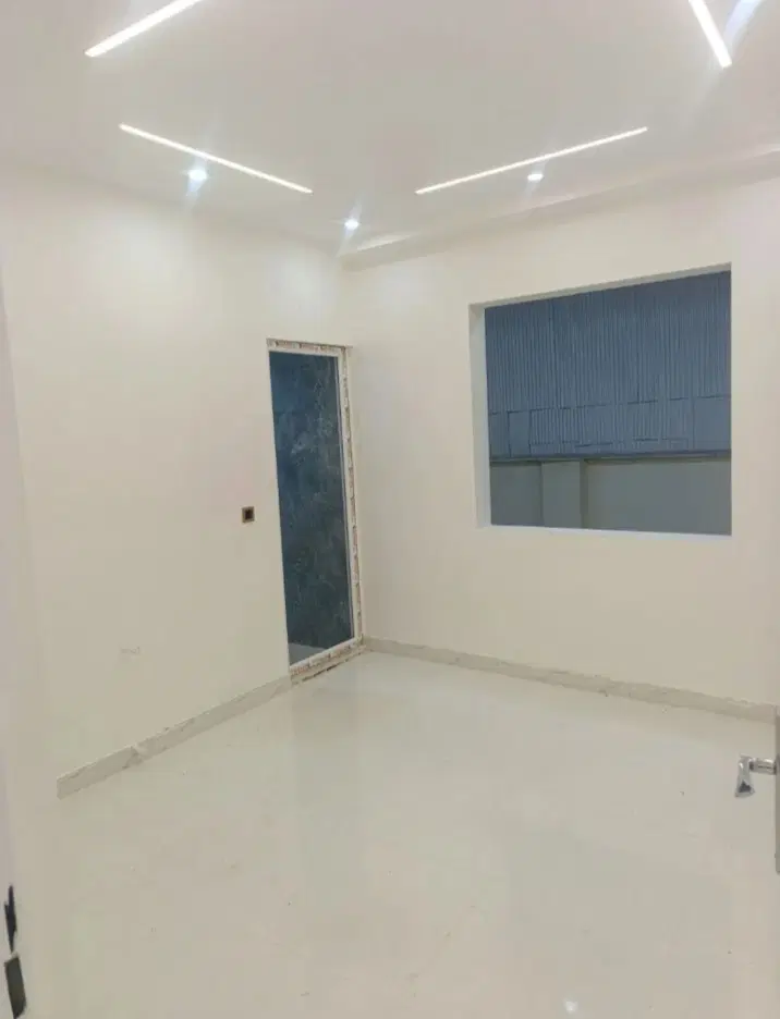 ویلایی خوشگل شهری نزدیک اتوبان سنددار