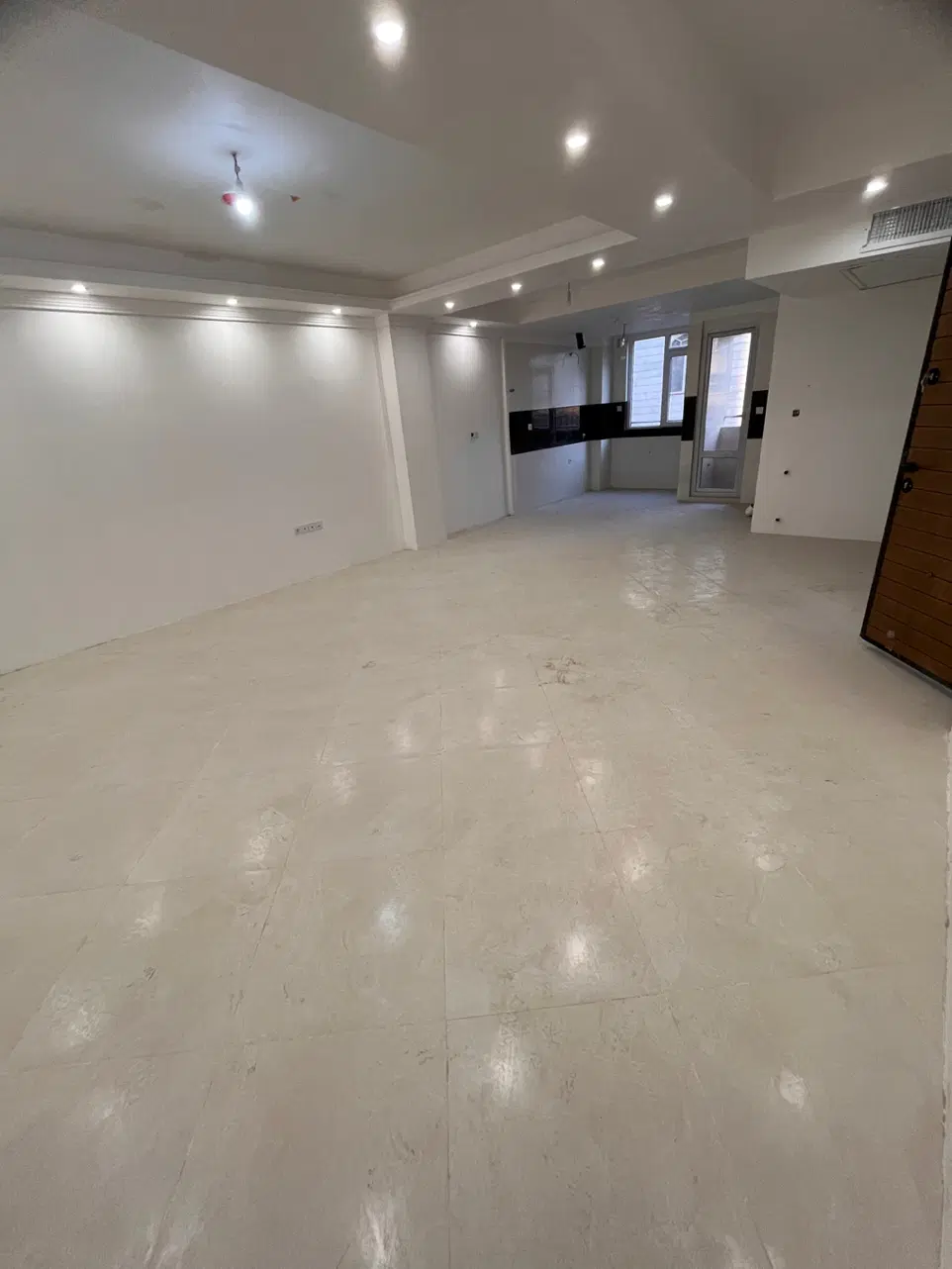 ۸۳متر مناسب سرمایه گذاری صفرتک واحد خ منتظری