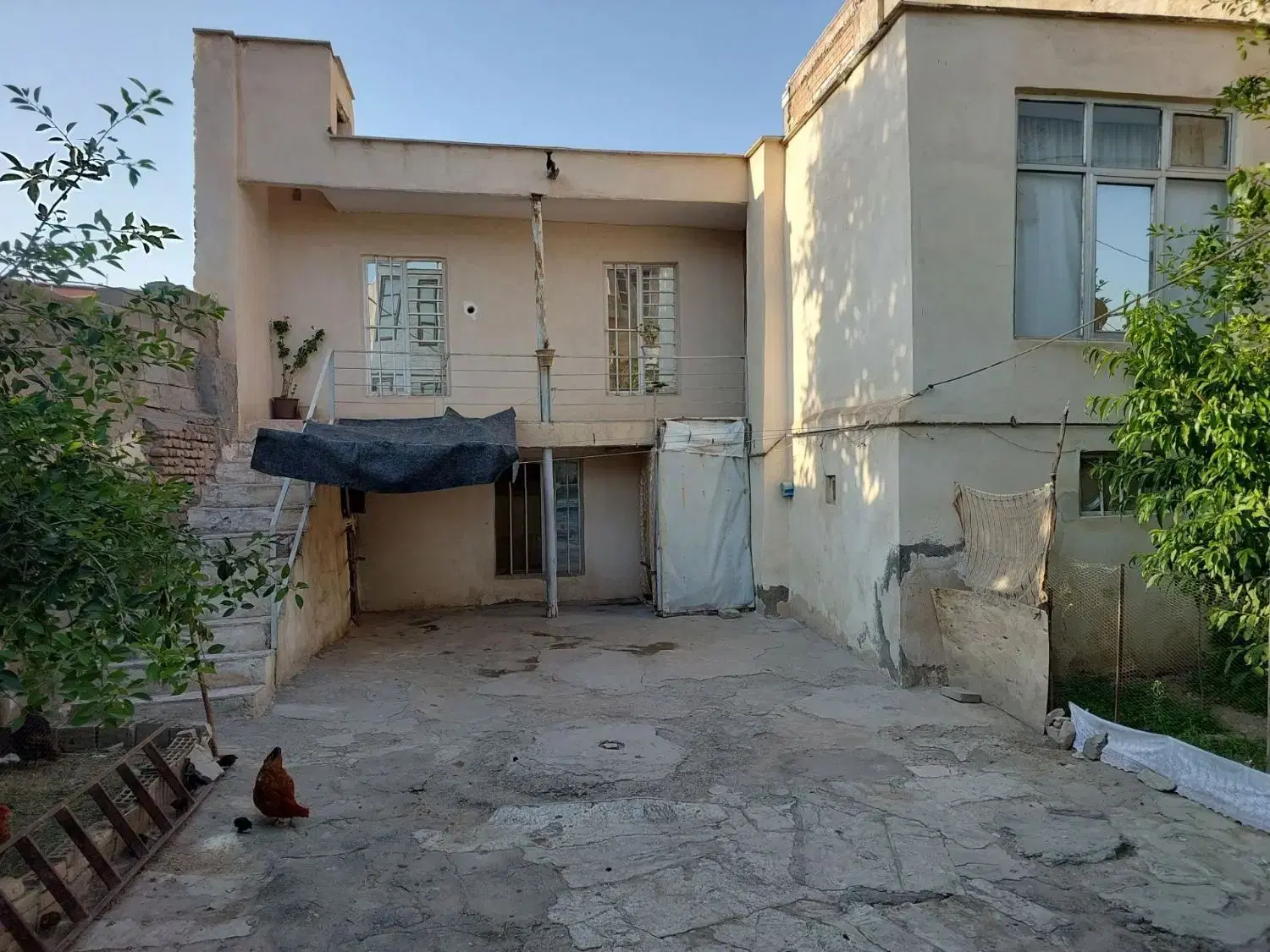 خانه ویلایی گلستان پشت درمانگاه، متراژ۲۵۰متر