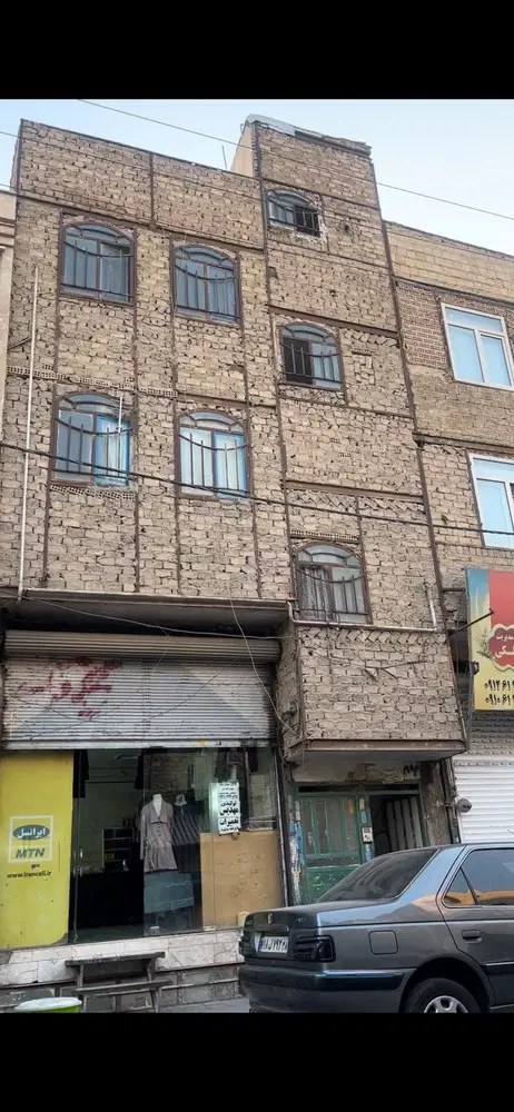 اپارتمان سه طبق۵ ۱۰متری