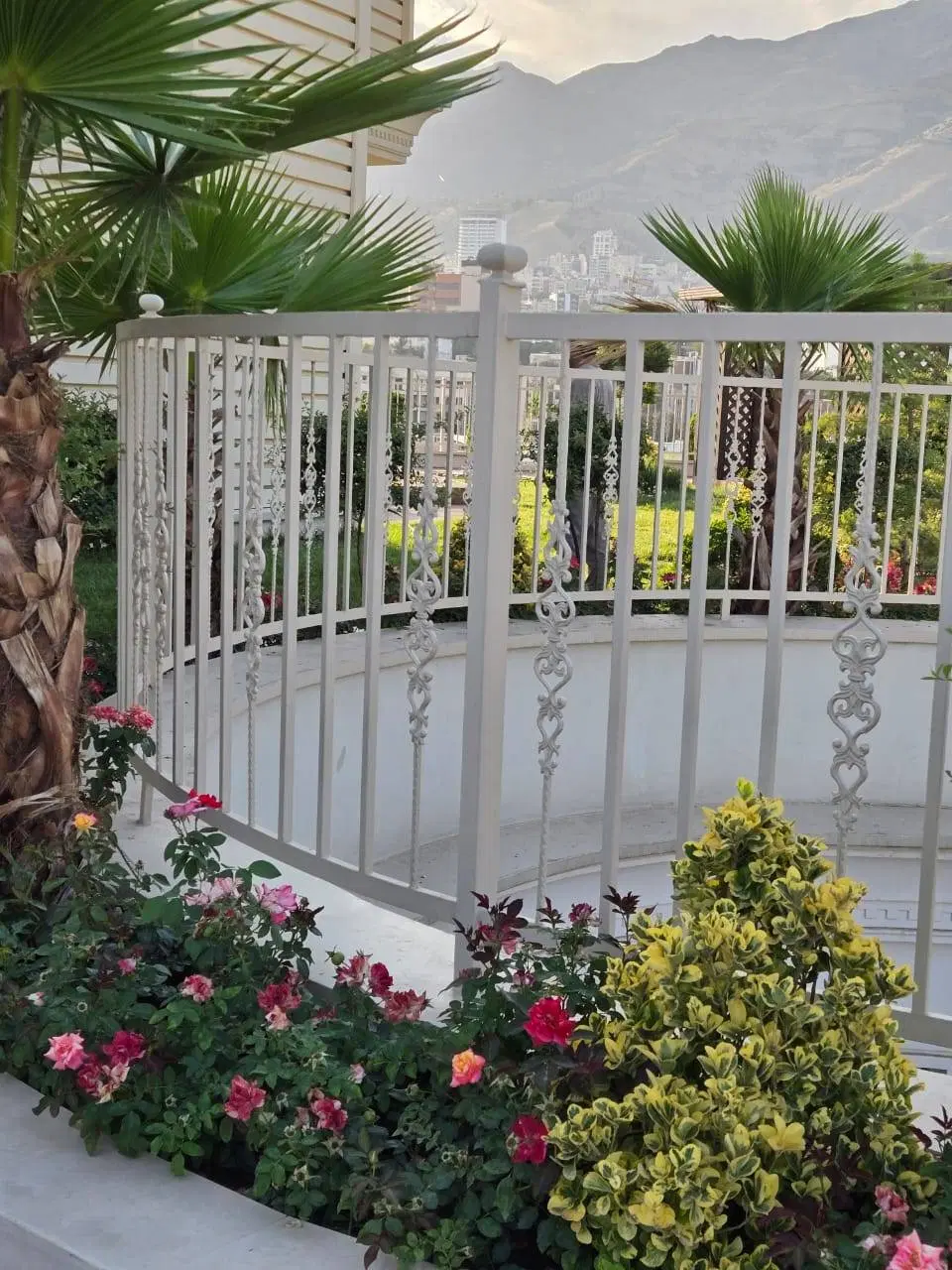 نیاوران ۵۰۰ متر با جواز