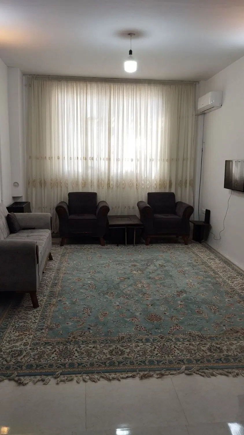 یک واحد آپارتمان داخل کوچه دو متری