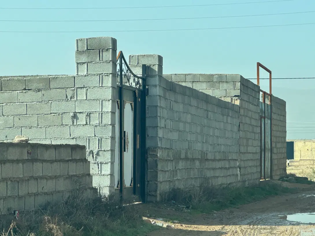 زمین محصور ۴۰۰ متری