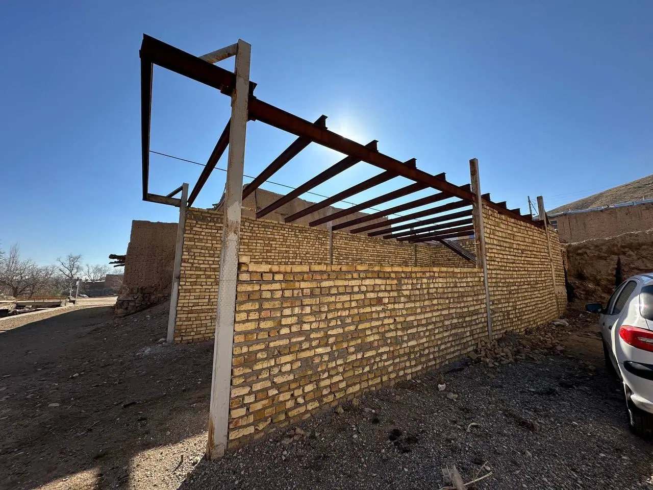 ساختمان نیمه کاره فوری