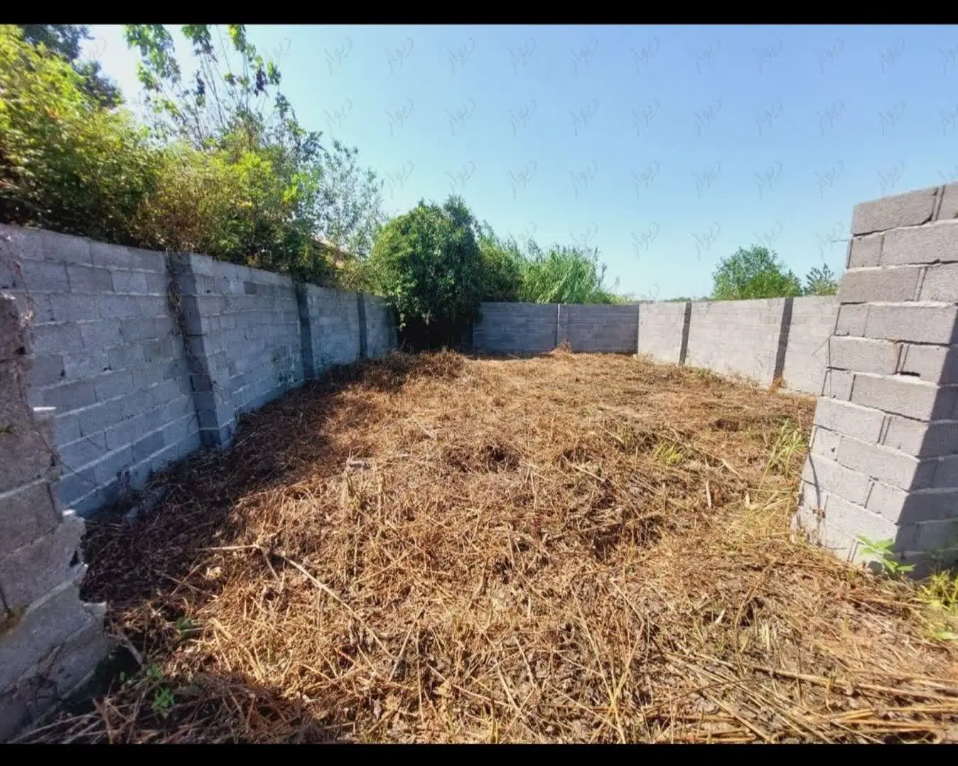 زمین مسکونی  با پروانه ساخت