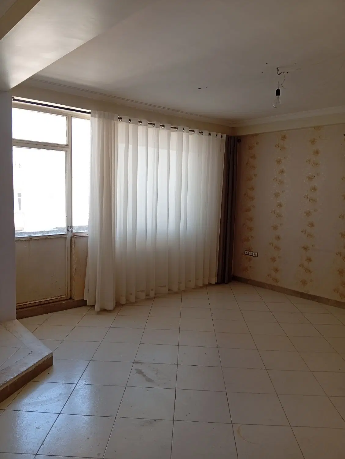رهن و اجاره مجتمع فیروزه فاز 1 طبقه دوم