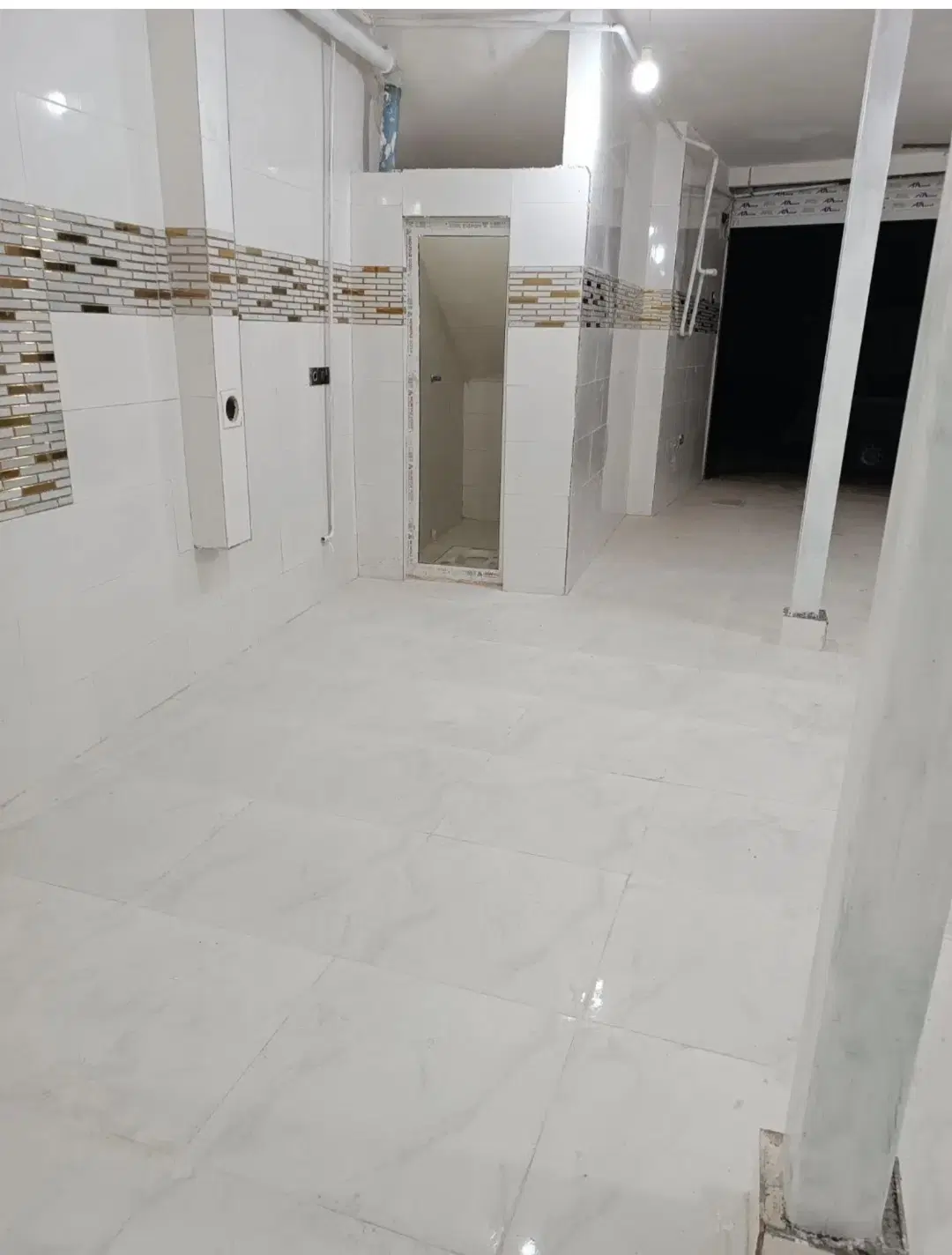 ۶۵ متر مغازه فروشی حاشیه خیابان بیست متری