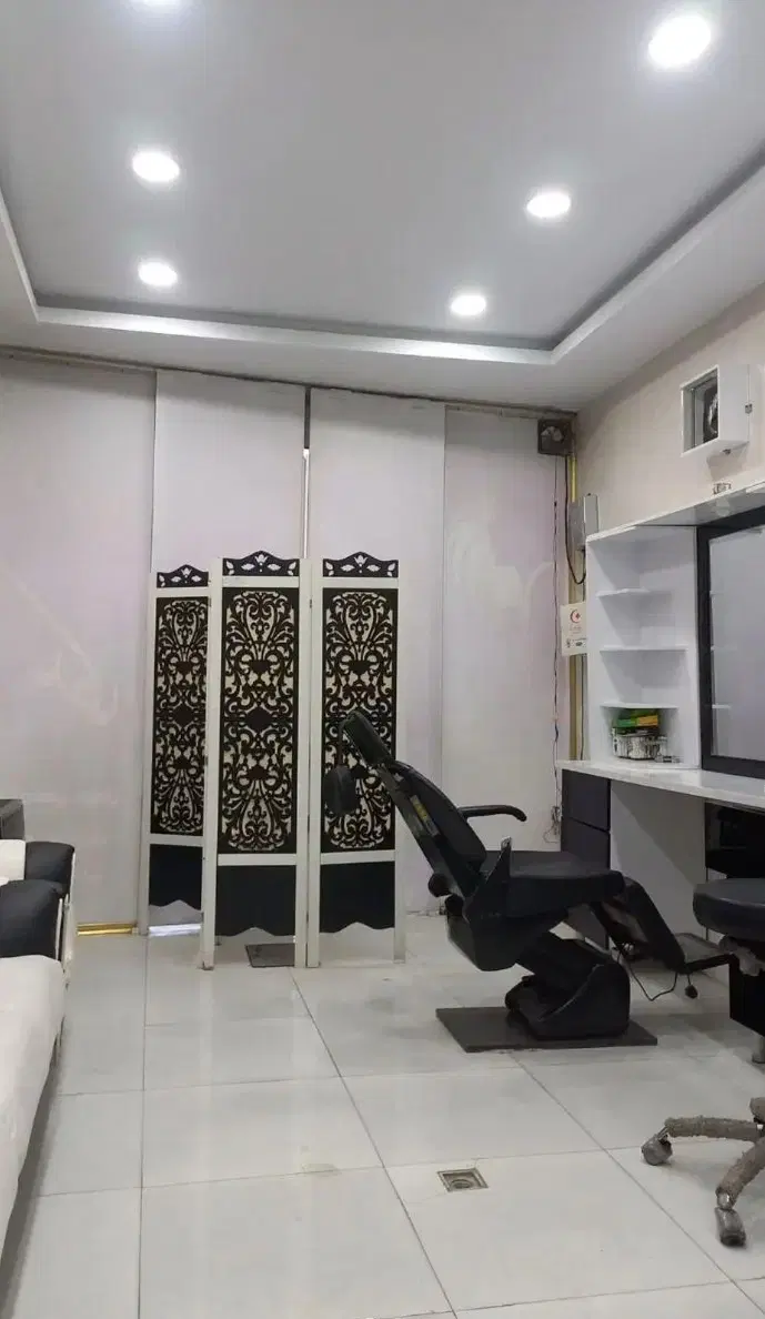 فروش مغازه ۲۷متری واقع در خیابان ۱۶متری پر تردد