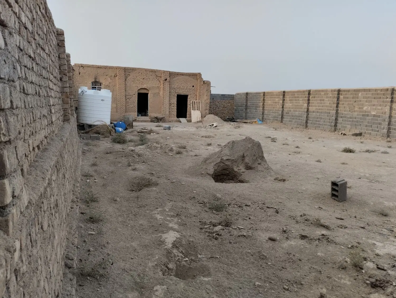 چهار دیواری فروشی