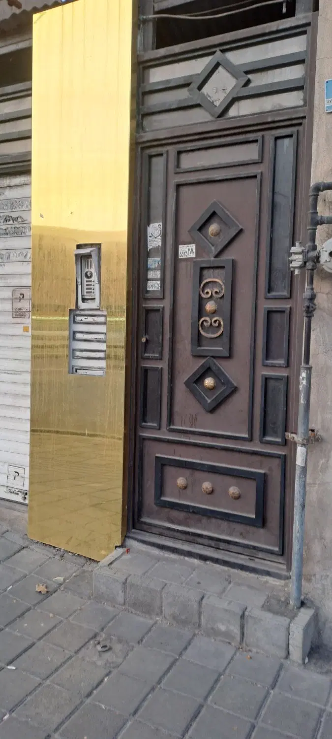 ۳۱۵ متر ملک دارای تجاری بر امام حسین