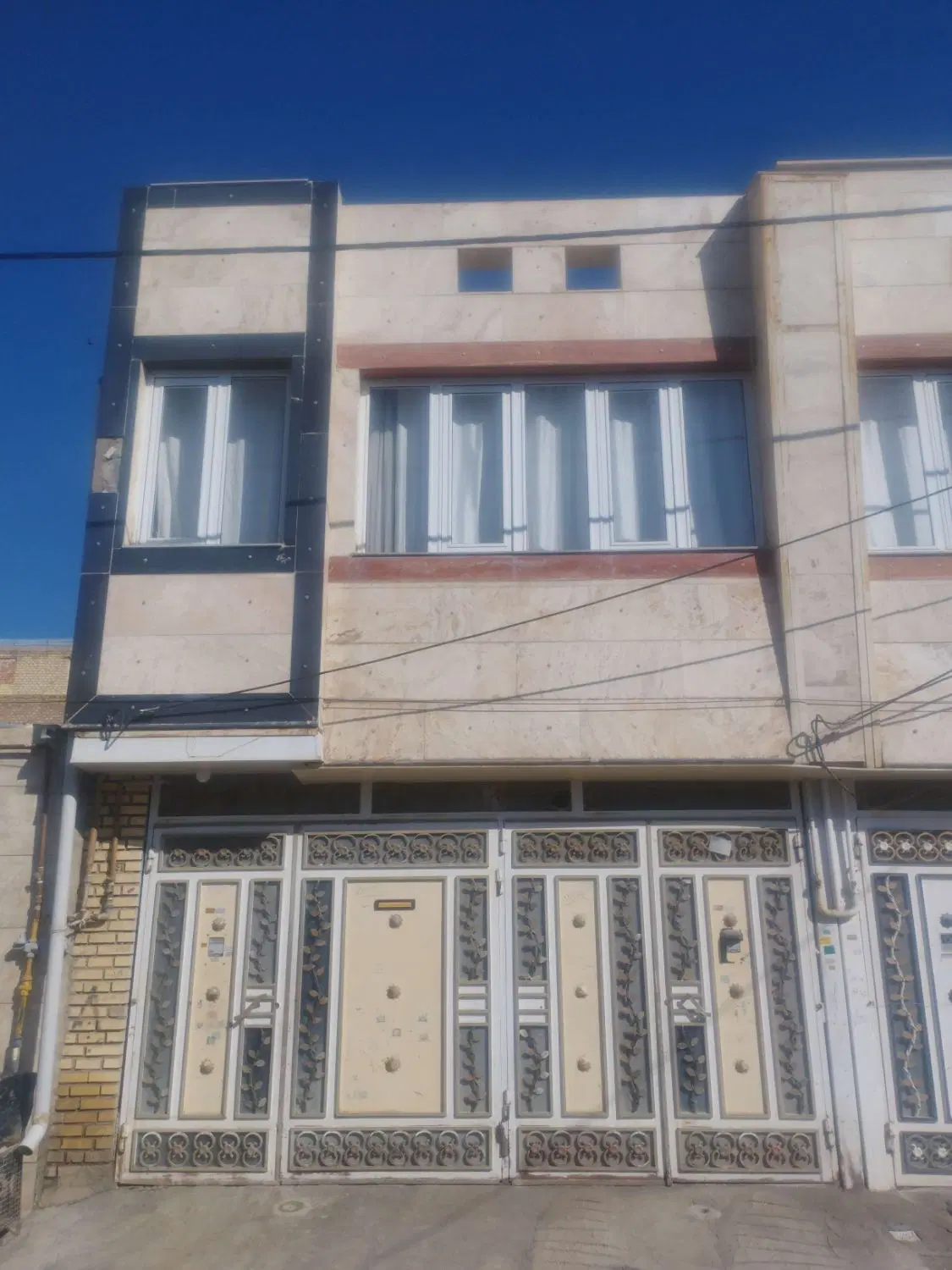 منزل مسکونی دو واحده