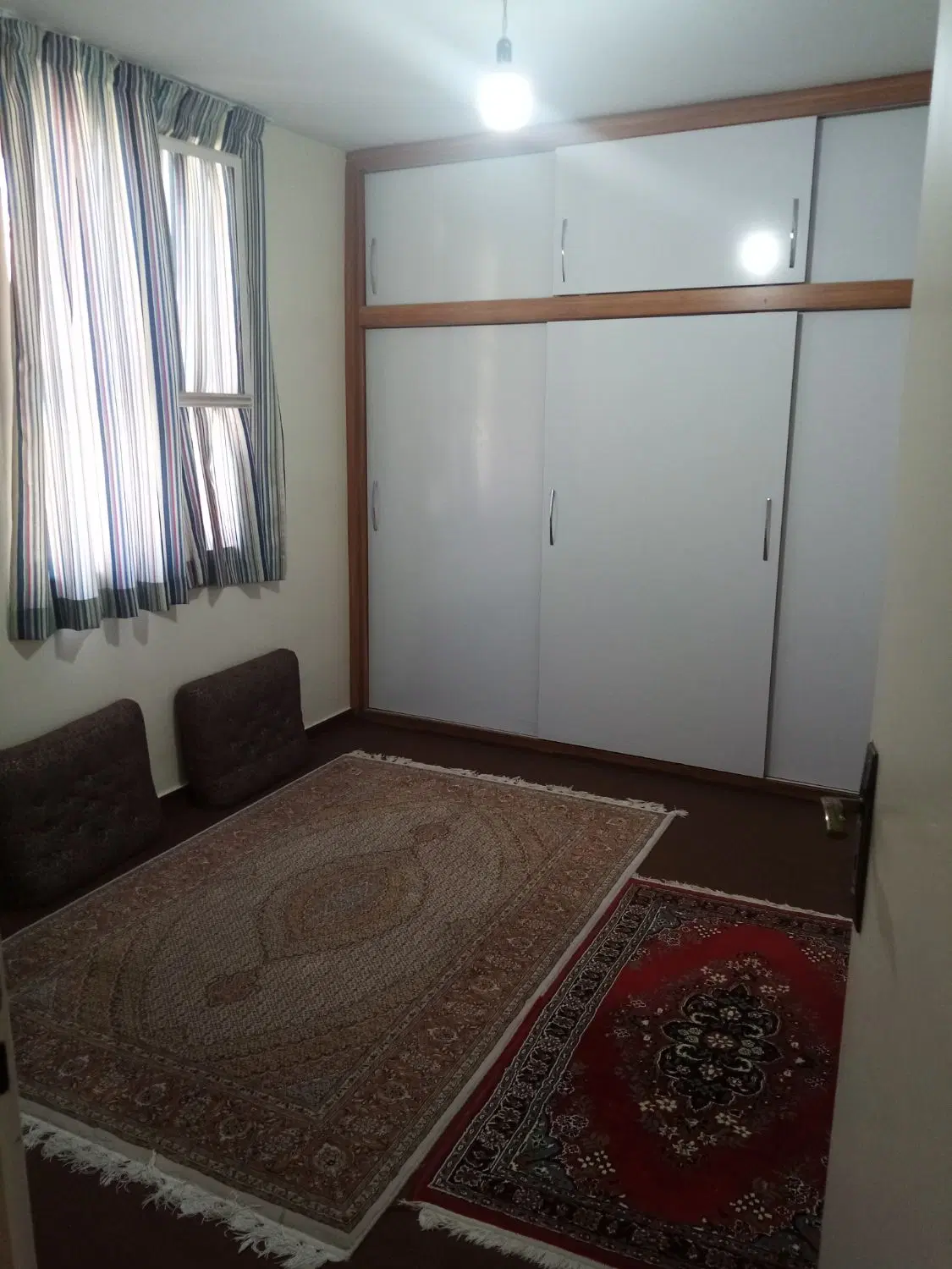 ۱۰۰ متر طبقه سوم
