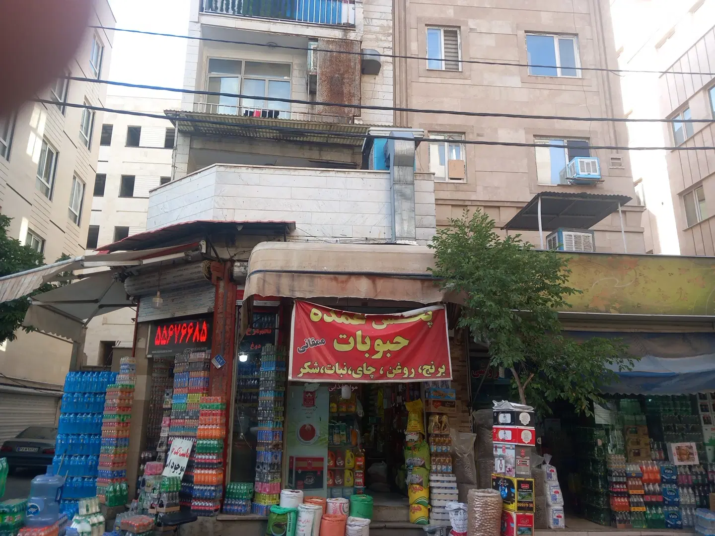 حدود ۵۰ متر اتاق و ۳۰متر بالکن