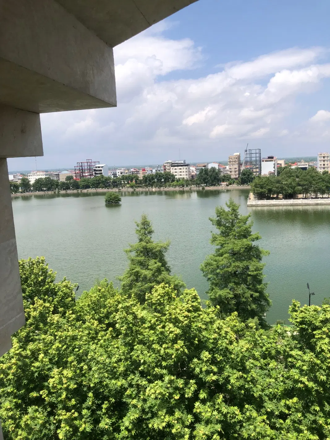 آپارتمان ۱۰۰متری در خیابان خزر