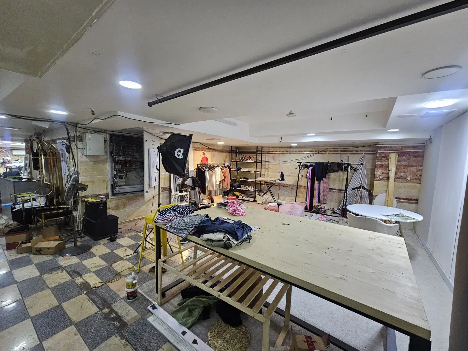 پارکینگ اجاره‌ی برای تولیدی