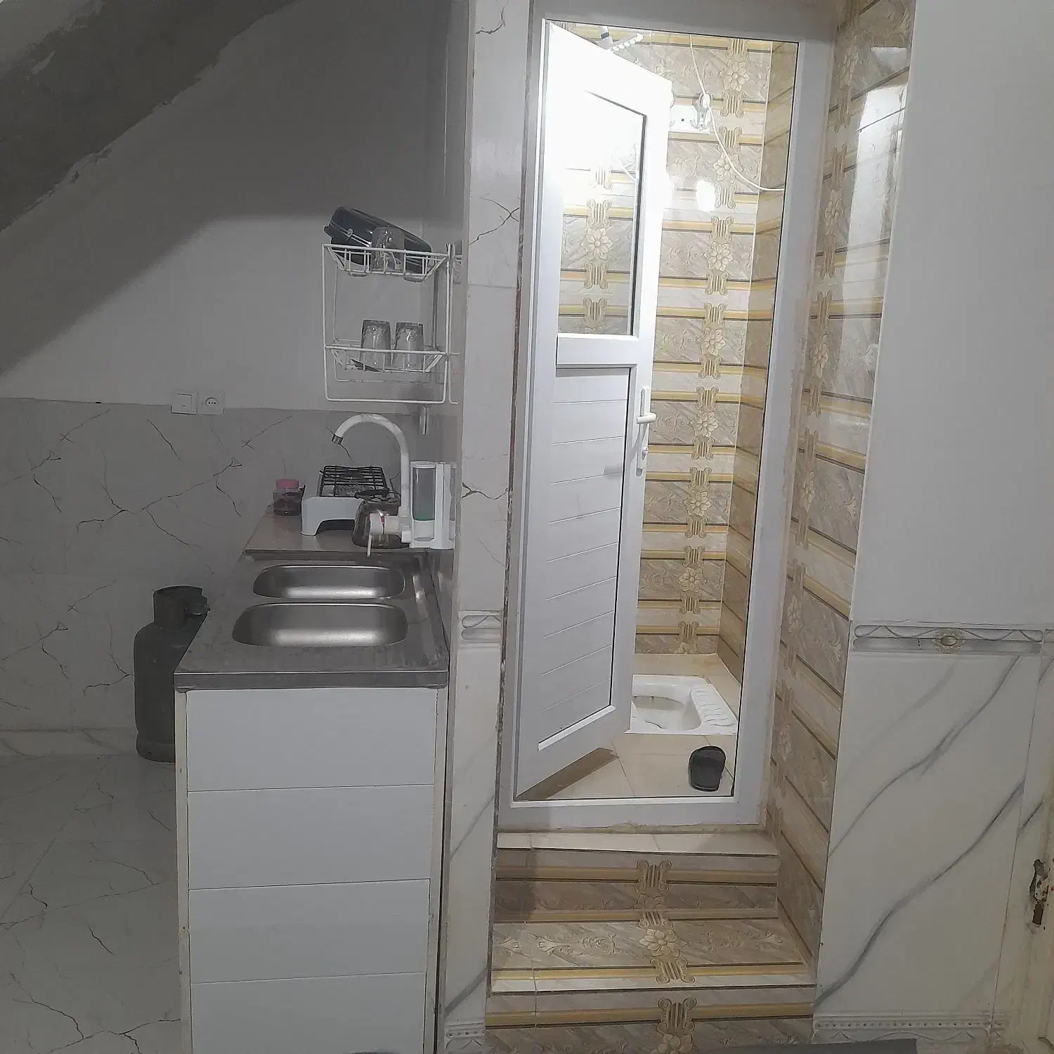 سوییت اجاره ای  ماهانه وسالانه  در رمکان