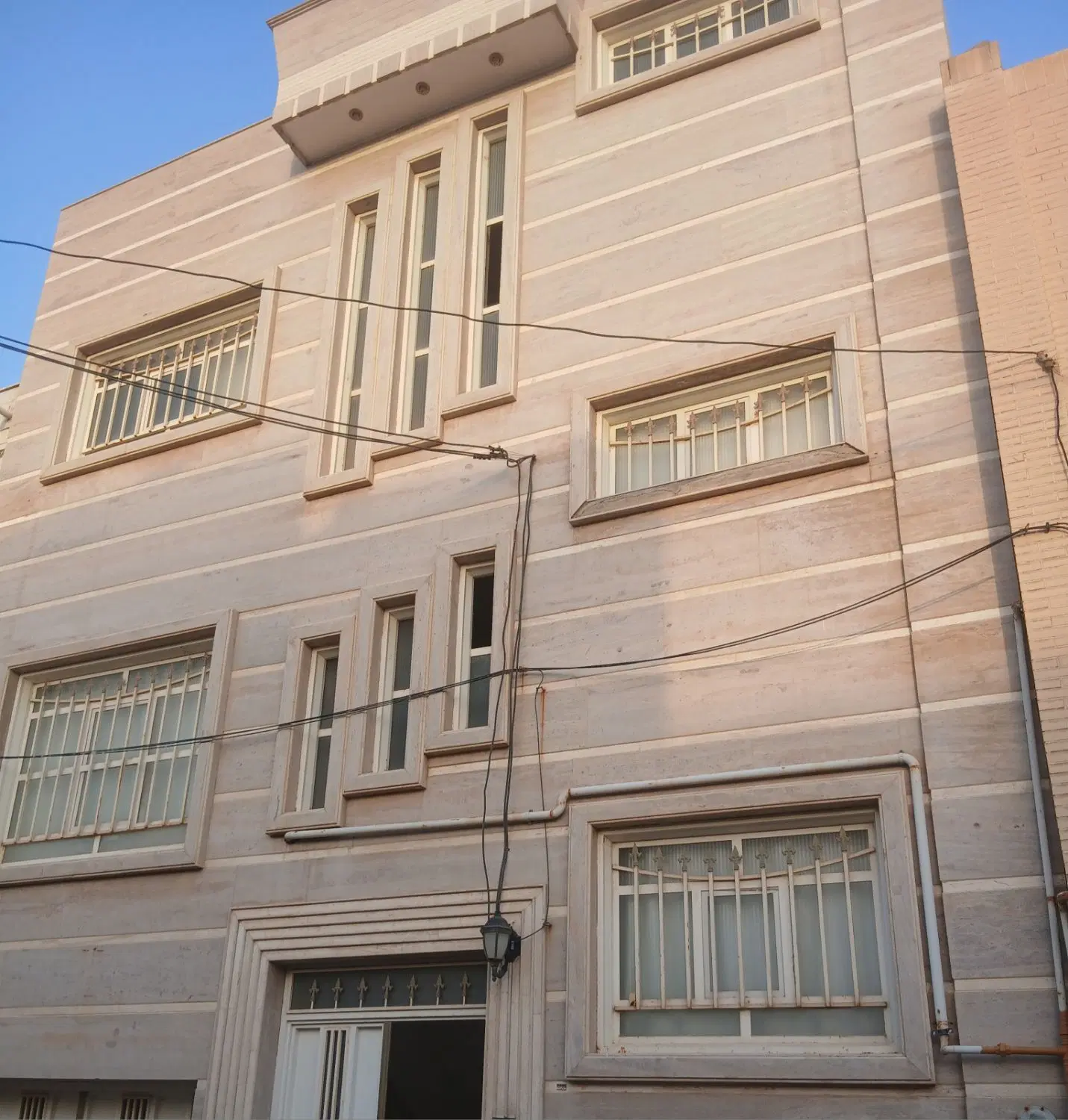 زمین ۲۰۰۰متر