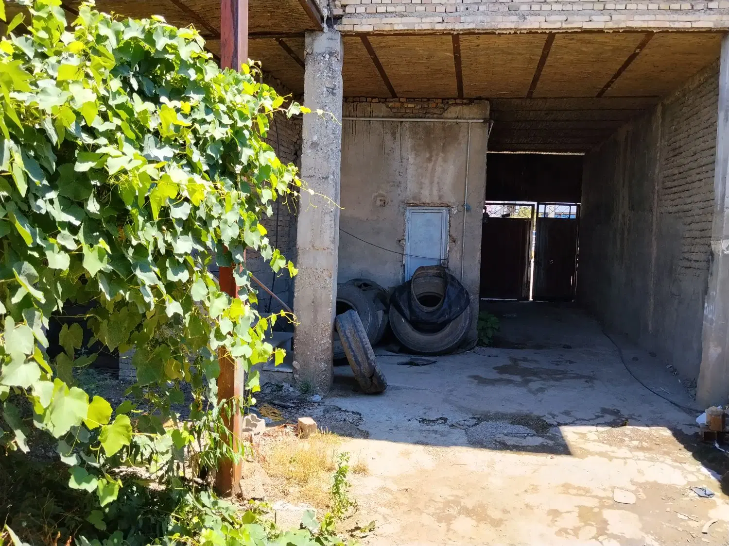 تجاری مسکونی لب اصلی فلکه الله
