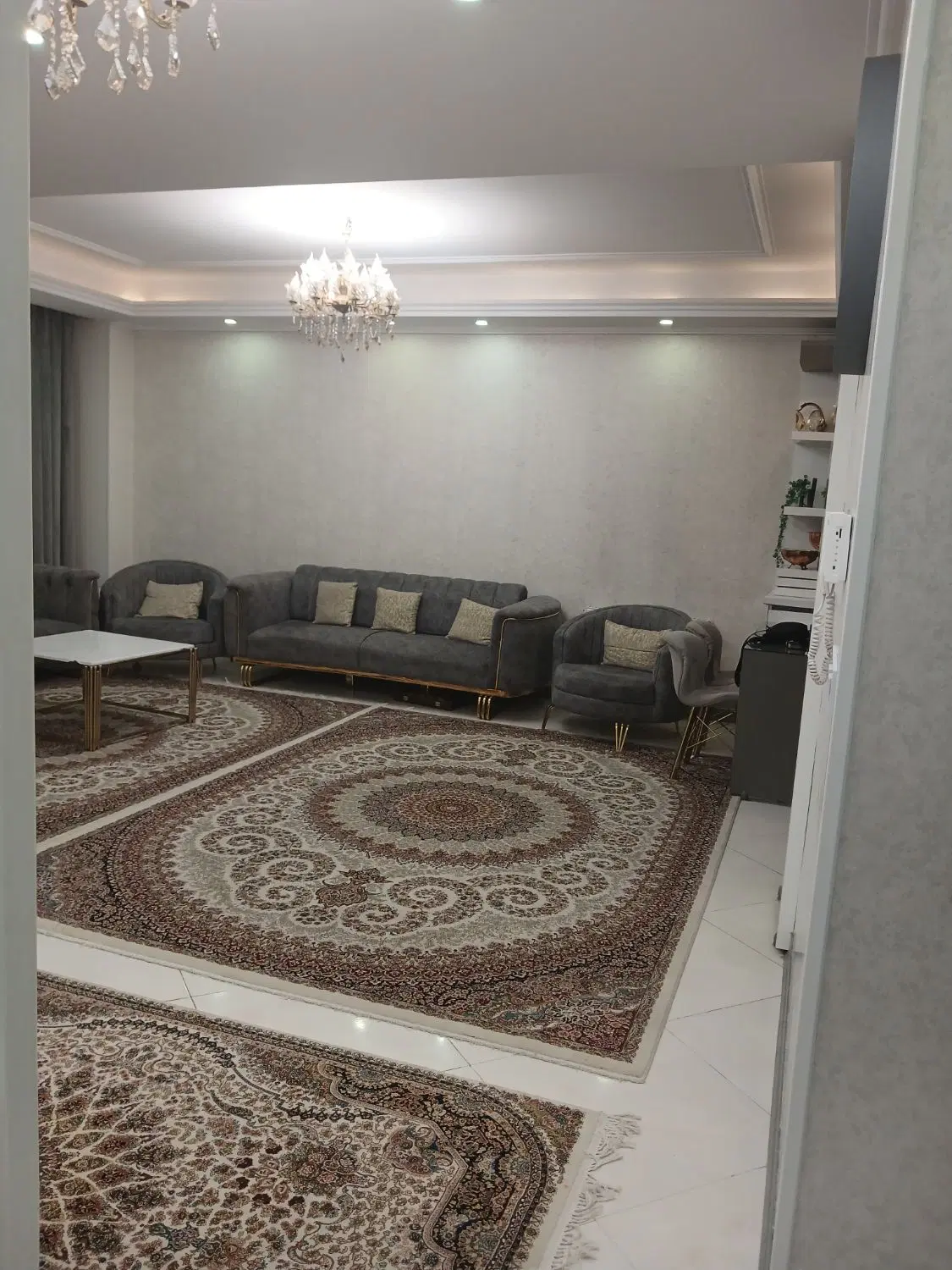 واحد۸۱متری سنددار