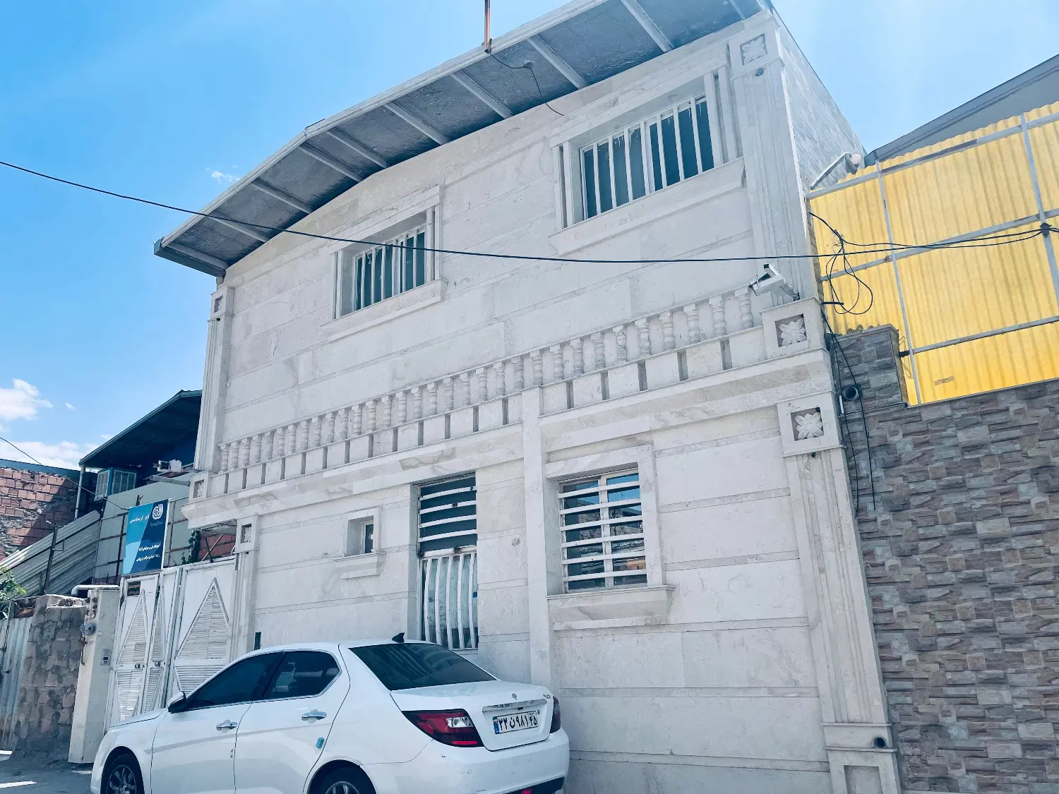 خانه دو طبقه ۳واحدی