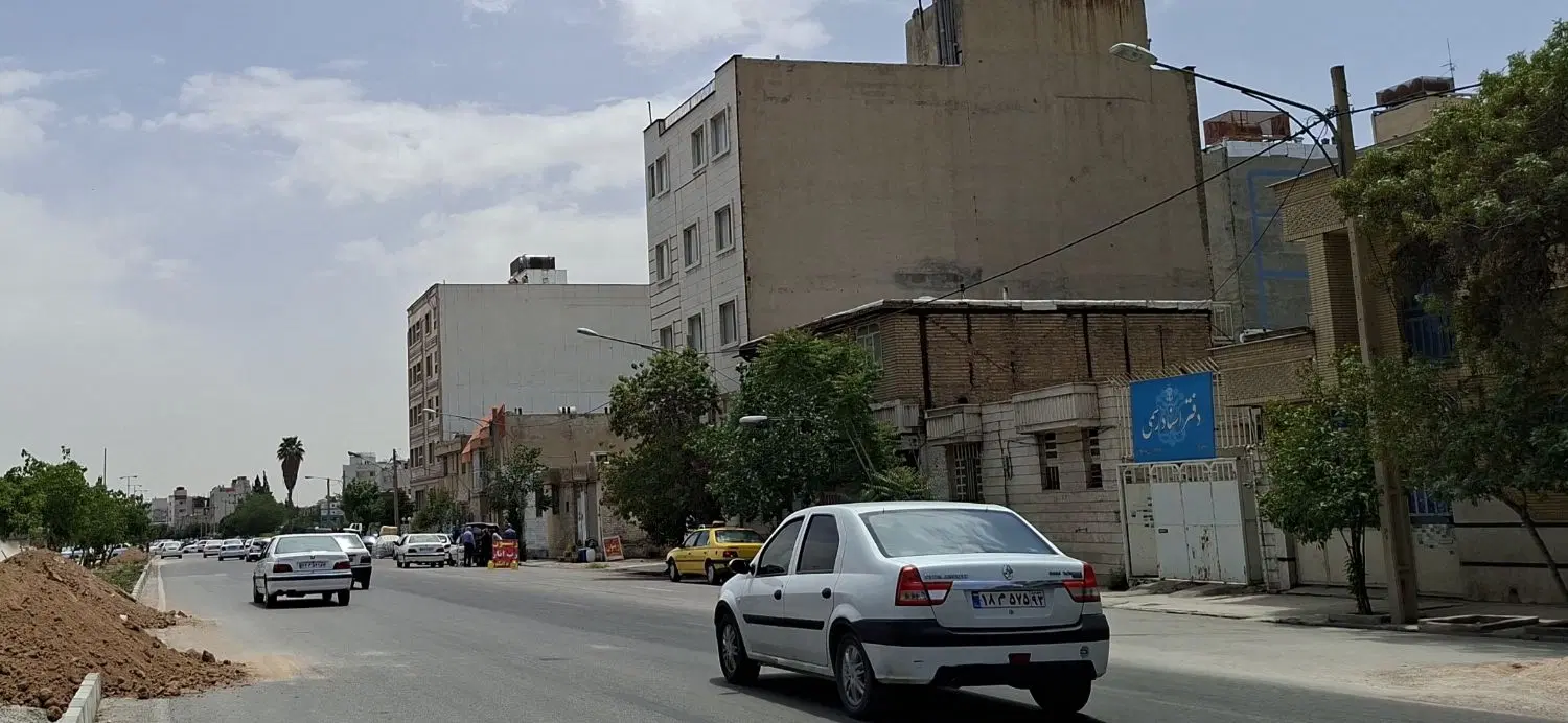منزل دو طبقه