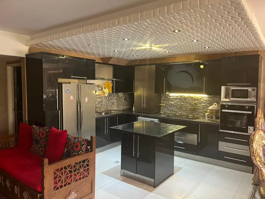 آپارتمان سه خوابه دکتر حسابی