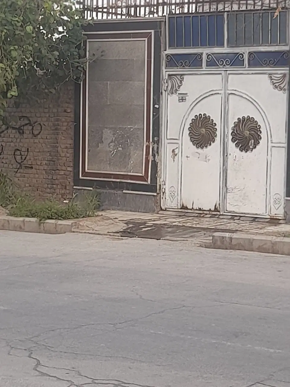 اجازه منزل در مکران 14سمت چپ داخل کوچه