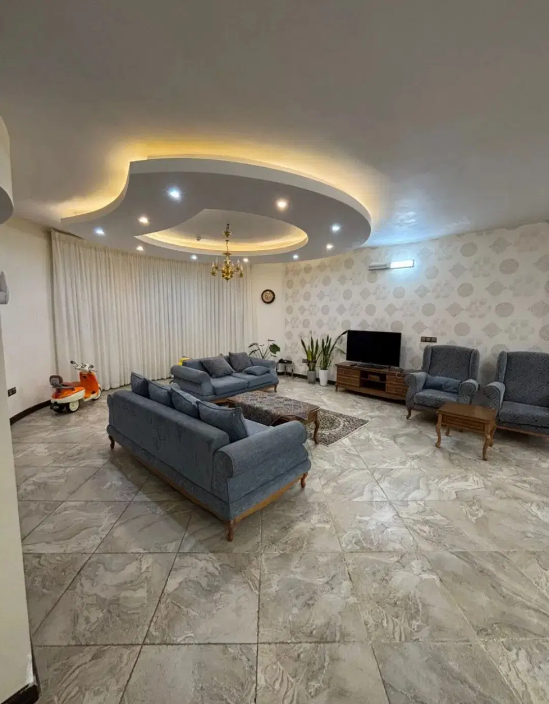 ۱۳۵ متر ۳ خوابه غرق در نور دربست