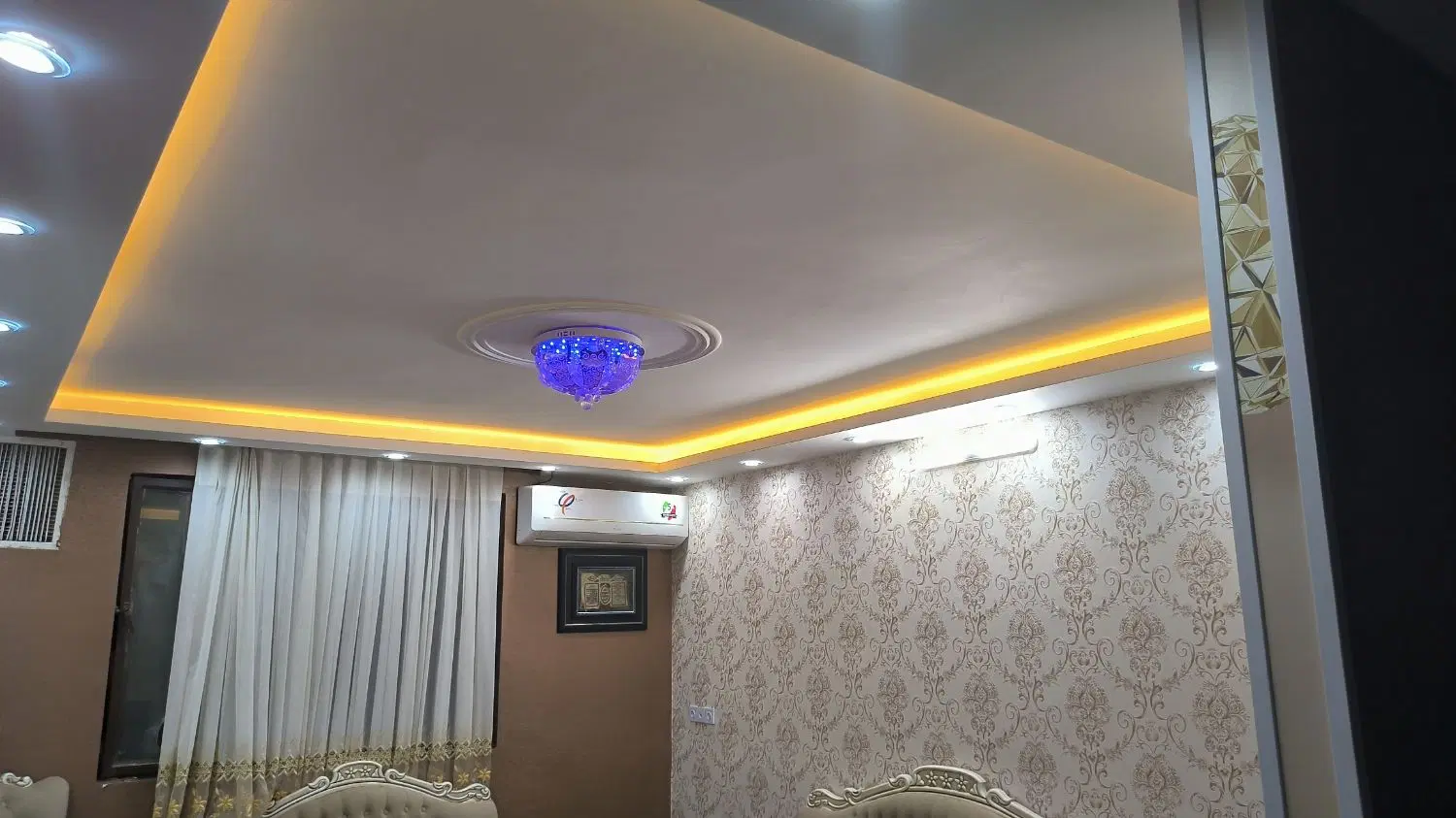 فروش خانه آپارتمانی واقع در خیابان مفتح 6