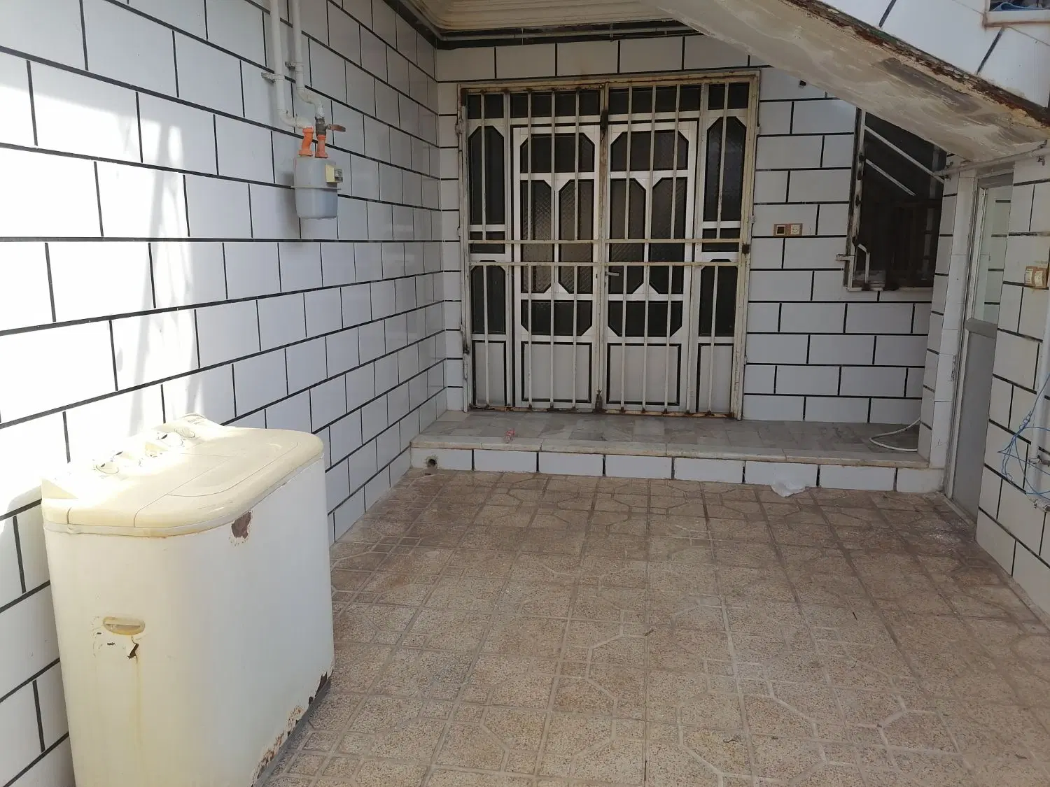 اجاره یک با حیاط مسکونی در شهرقرق