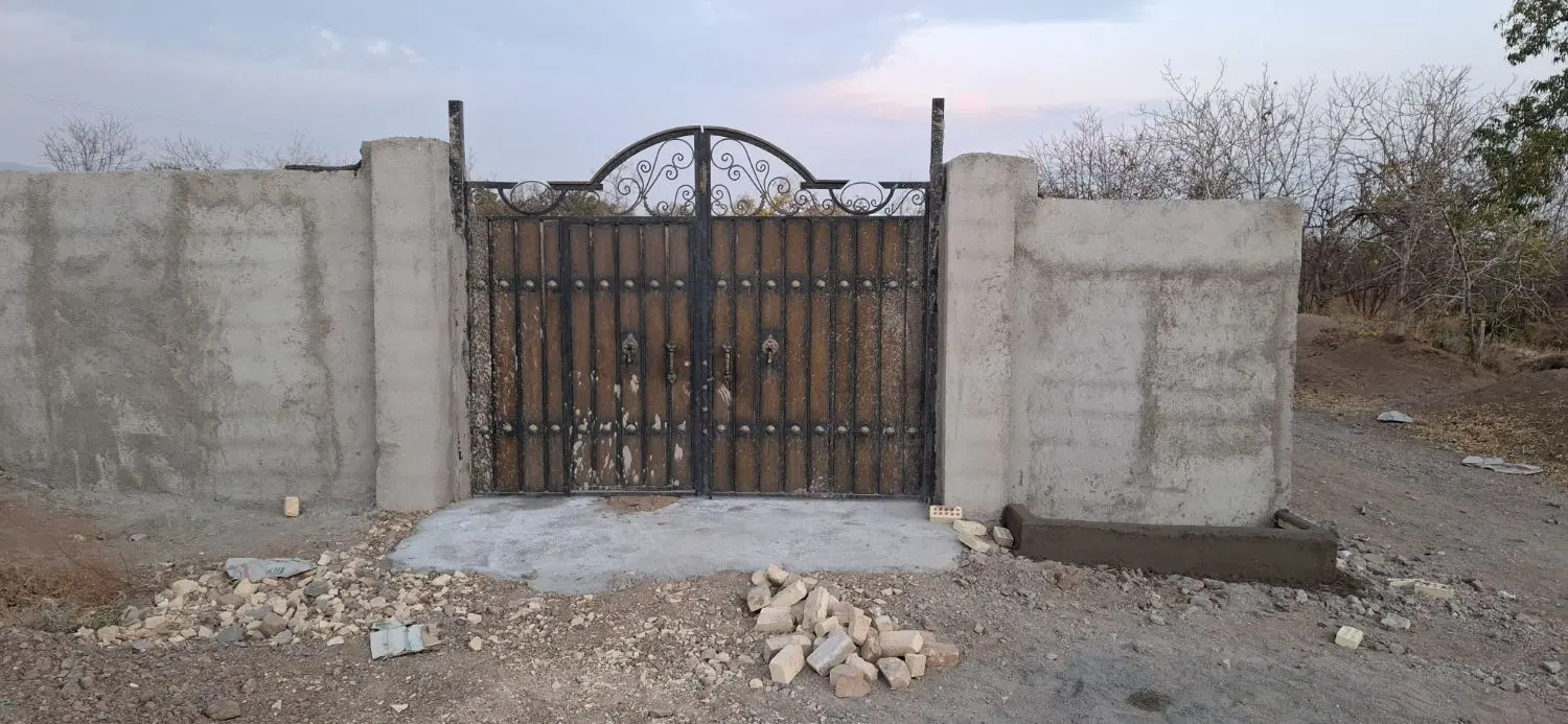 باغچه ۱۰۰۰ متری ساوه
