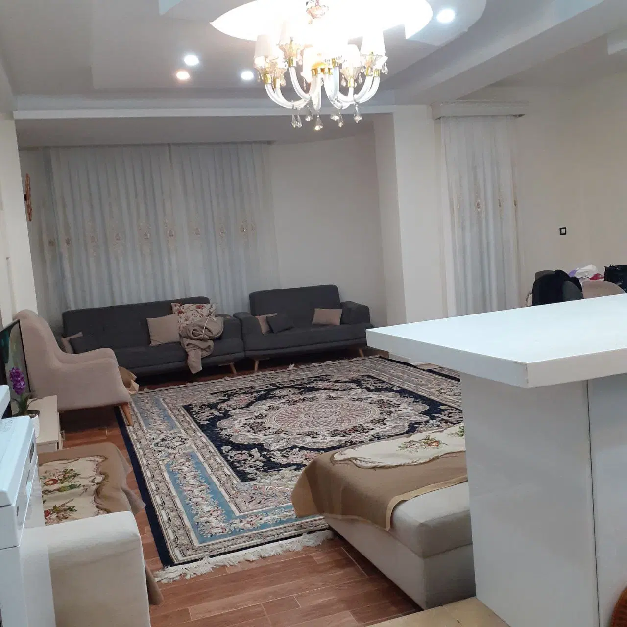 بلوار باغستان 80 متر تکواحدی طبقه‌ ۲ روبه خیابان