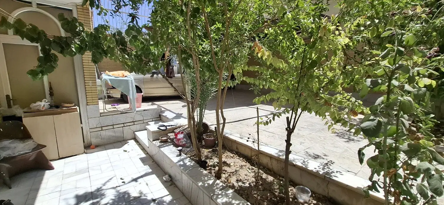 ویلایی280 متری(گزینه ارزشمندبرای ساخت یا سکونت)
