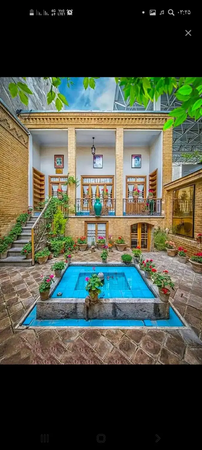 خانه دوطبقه در اخر عباسی