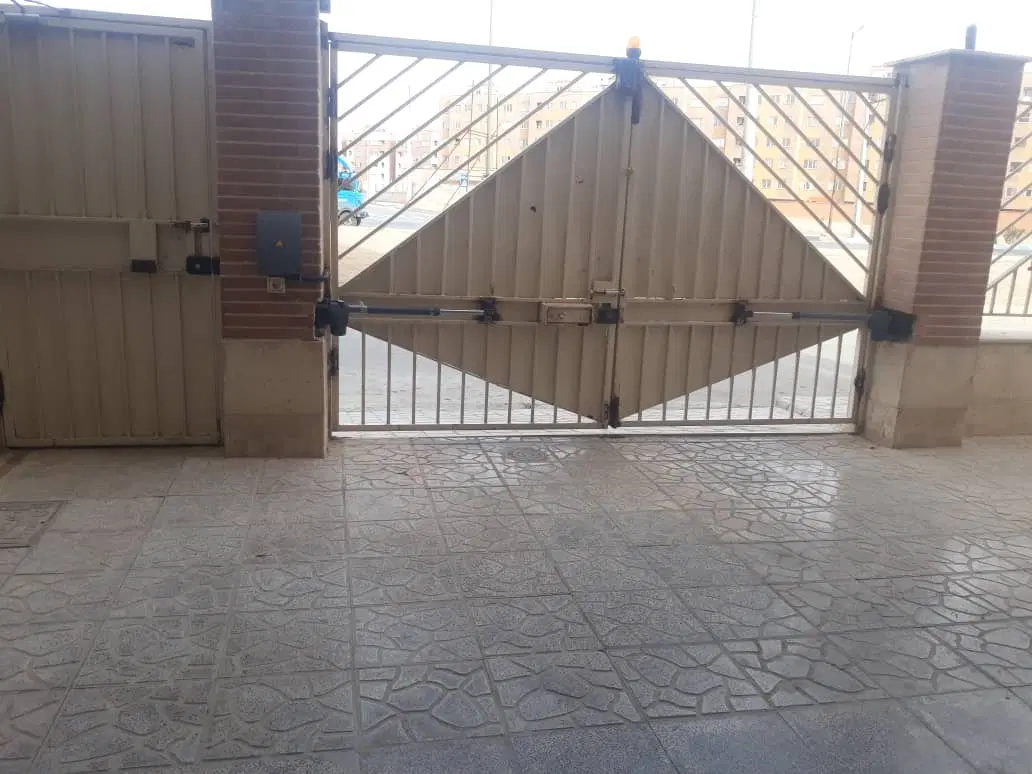 رهن و اجاره ۴۰۰ با۱۲ شاهین شهر