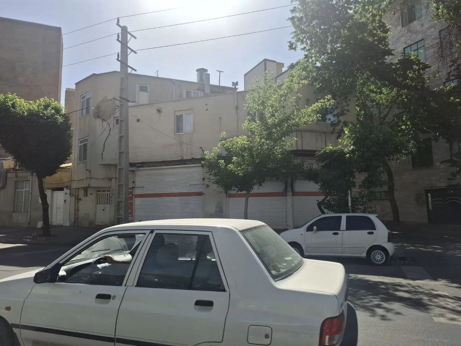سه دهنه مغازه بر اصلی بلوار  علامه جعفری