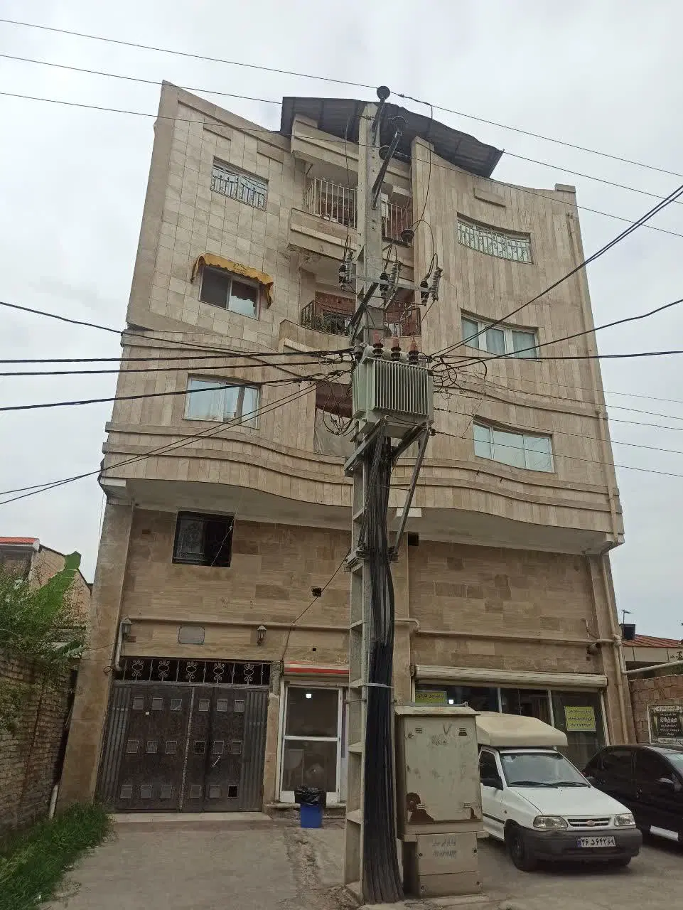 فروش آپارتمان ۹۹ متری در کردکوی خیابان سردار ۱۴