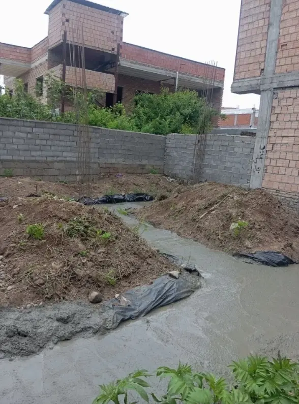 خانه نیم ساخت دلند