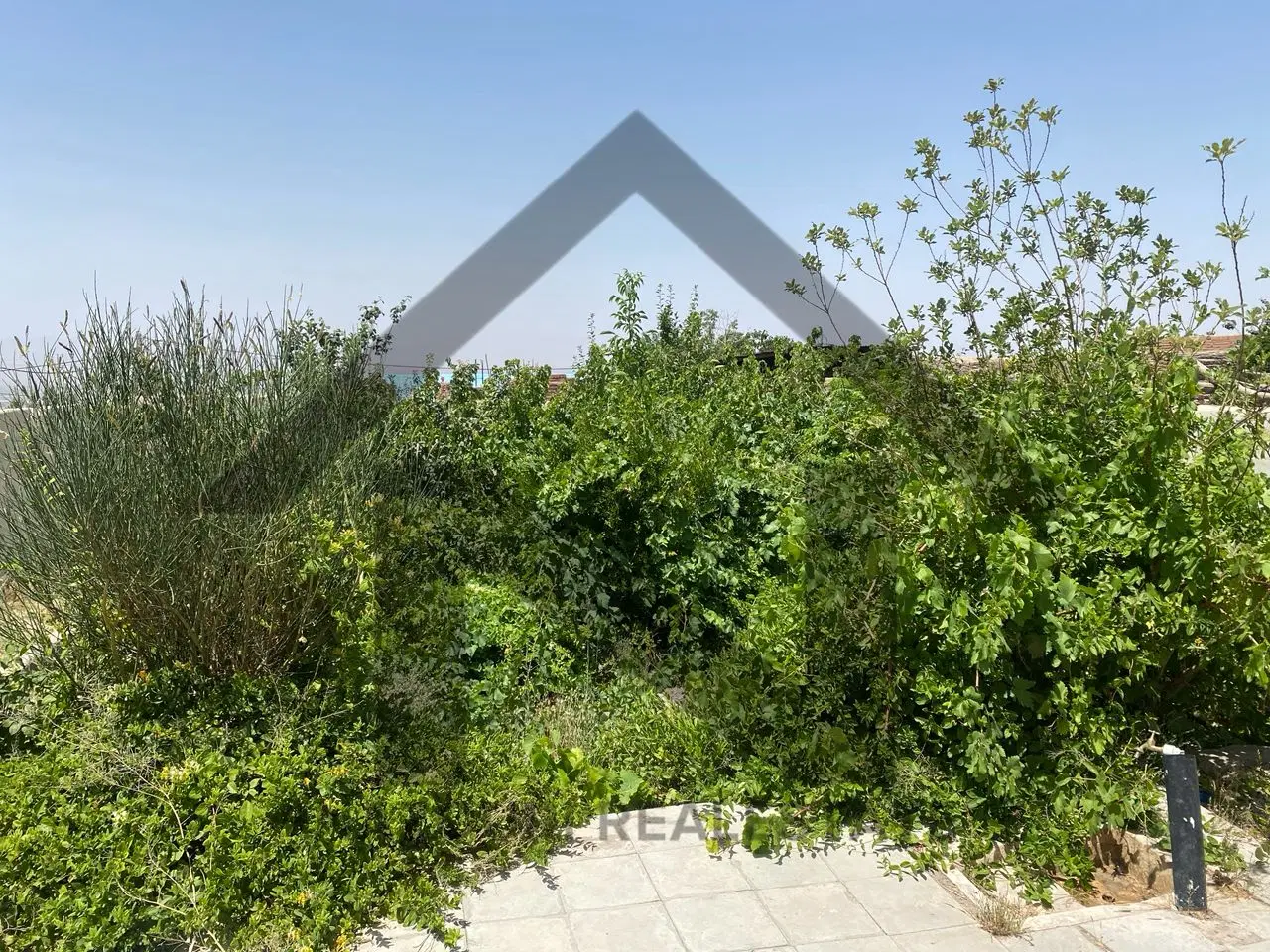 مغازه ۵۳متر همکف ۶۰متر بالا مسکونی
