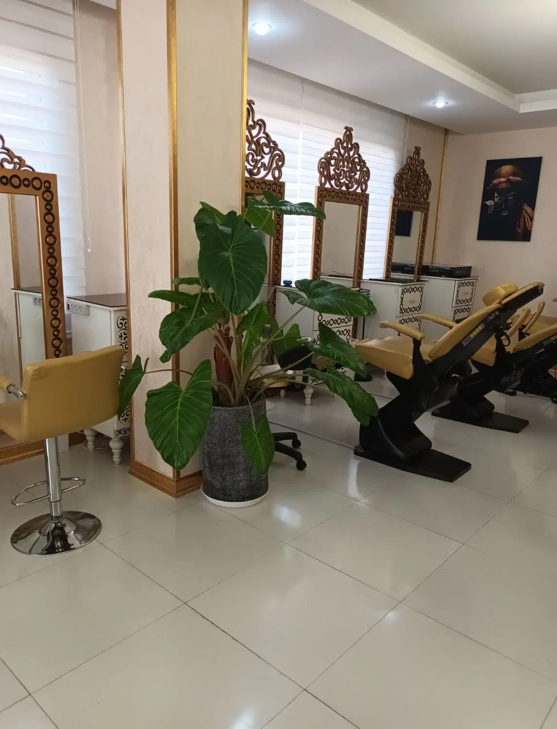اجاره قسمتی از سالن زیبایی با لوازم و امکانات