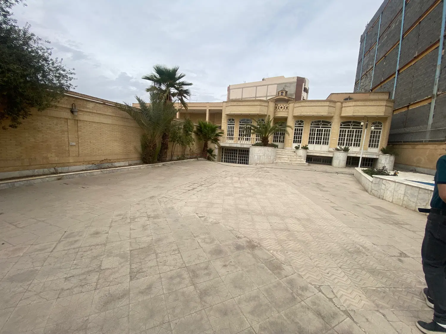 اجاره ملک موقعیت تجاری ۱۰۰۰متر براصلی بلوار جمهوری